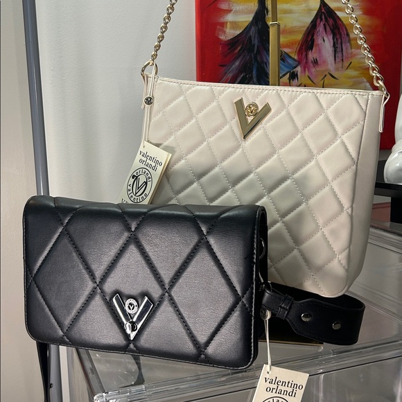 Valentino Orlandi White and Black Shoulder Bags - Picture 6 of 12